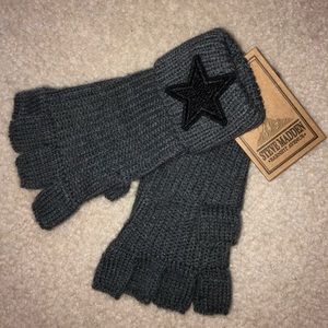 Steve Madden gives with stars